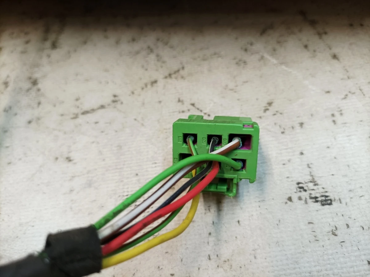 Seat back filler, rear right, with heating element with oxidized contacts Audi Q7 4M0883776A