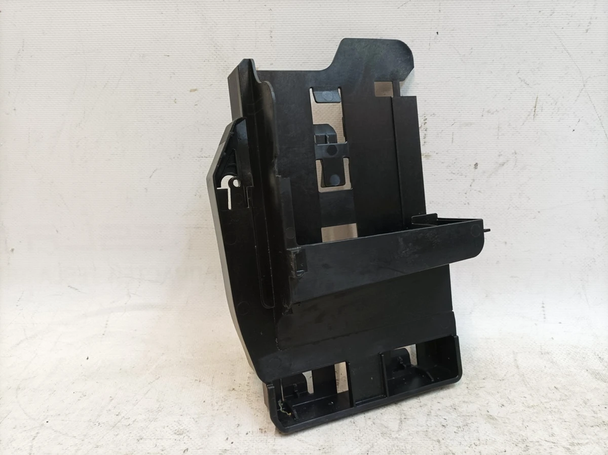 Кріплення блоку управління бортової мережі Audi Q7 4M0907286