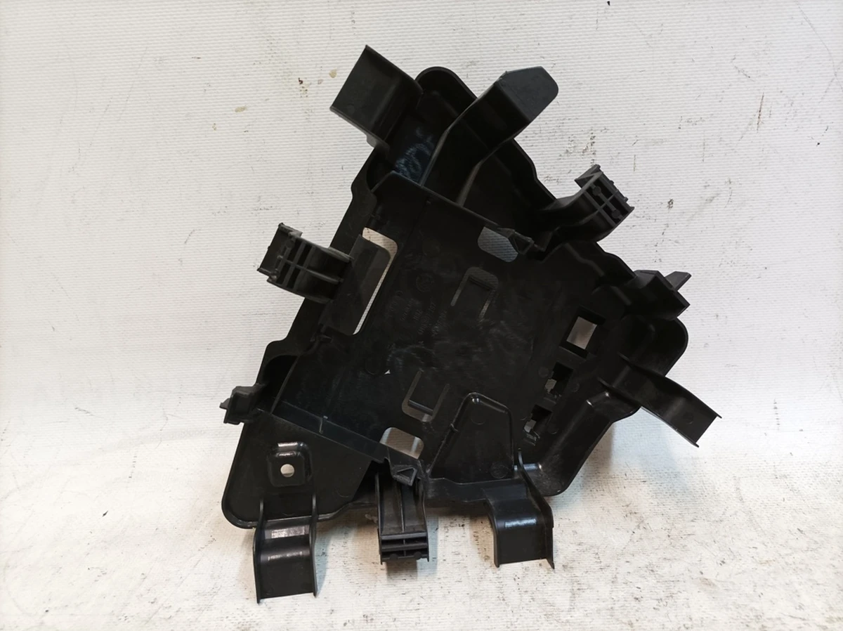 Кронштейн блоку керування розпізнавання причепа Audi Q7 4M0907297