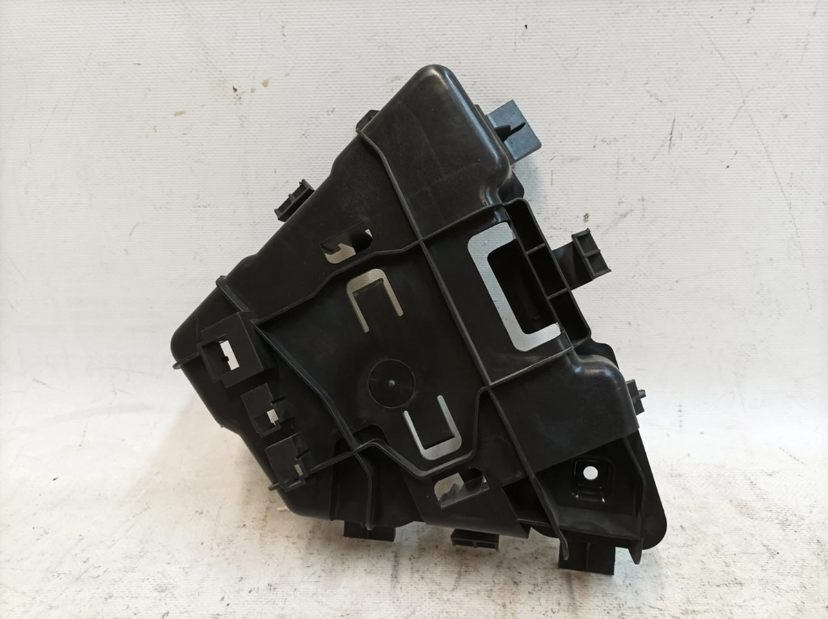 Кронштейн блоку керування розпізнавання причепа Audi Q7 4M0907297