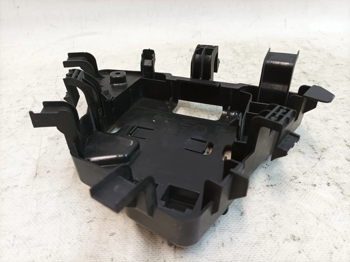 Кронштейн блоку керування розпізнавання причепа Audi Q7 4M0907297