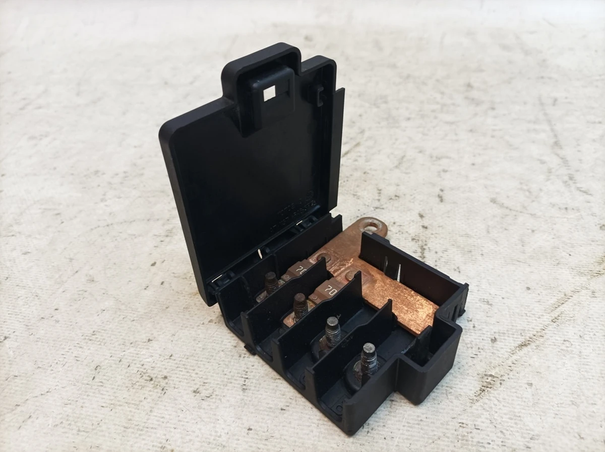 Блок запобіжників із запобіжниками D/70A E/70A Audi Q7 4M0941824AR