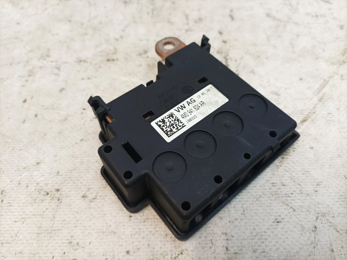 Блок запобіжників із запобіжниками D/70A E/70A Audi Q7 4M0941824AR