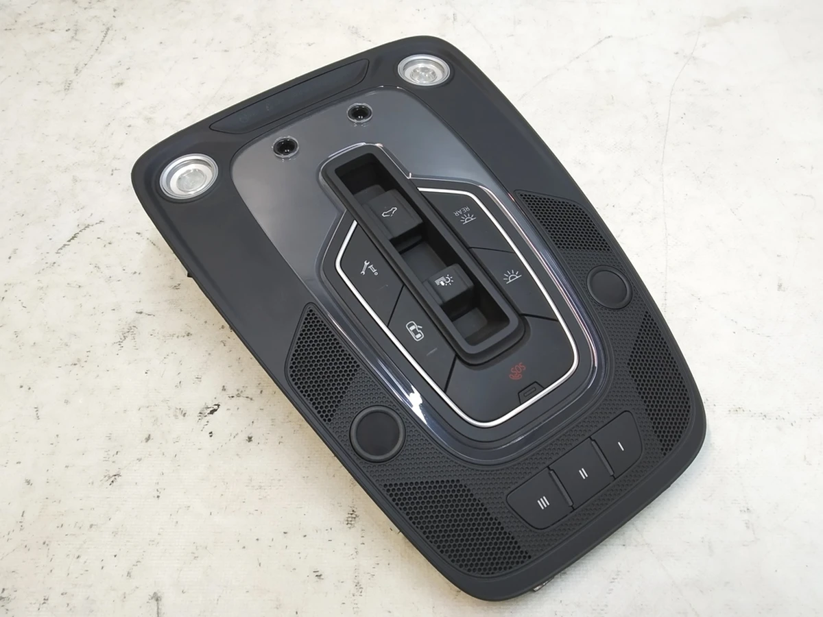 Панель освещения с микрофоном и блоком управления в сборе с датчиком движения Audi Q7 4M0947135CP