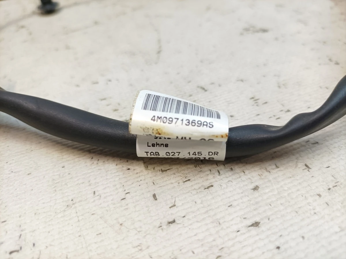 Електропорівня регулювання спинки та поперекового підпору сидіння переднього лівого з окисленням Audi Q7 4M0971369AS