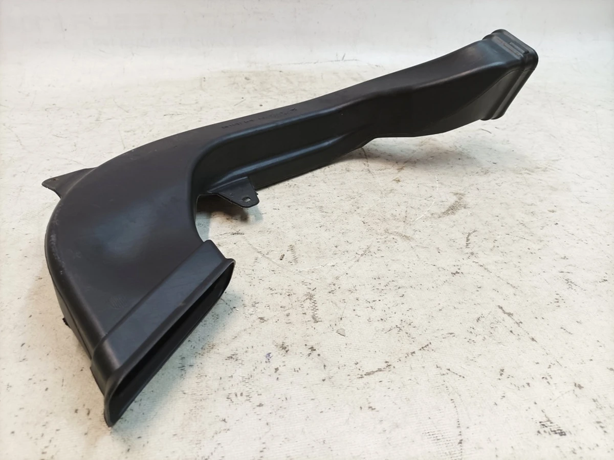 Air duct front right passenger Audi Q7 4M1819656B