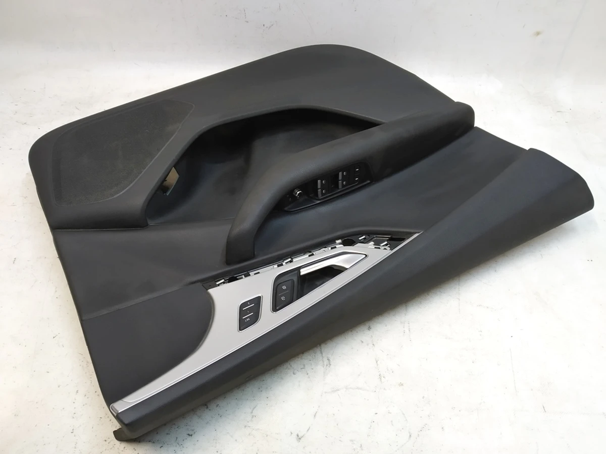 Карта двери передней левой (искусственная кожа) в сборе без динамика Audi Q7 4M0867103B