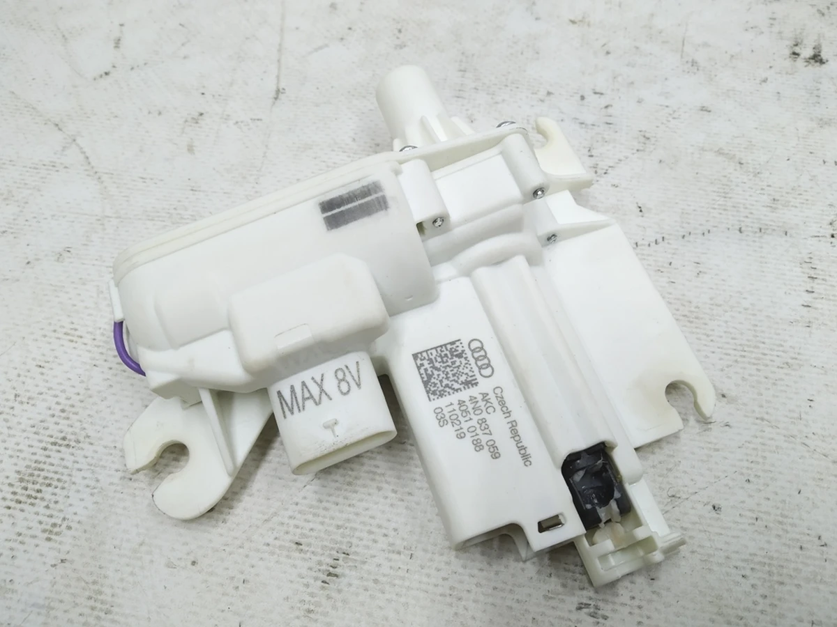 Привідний блок замку двері передньої задньої лівої Audi E-tron 4N0837059