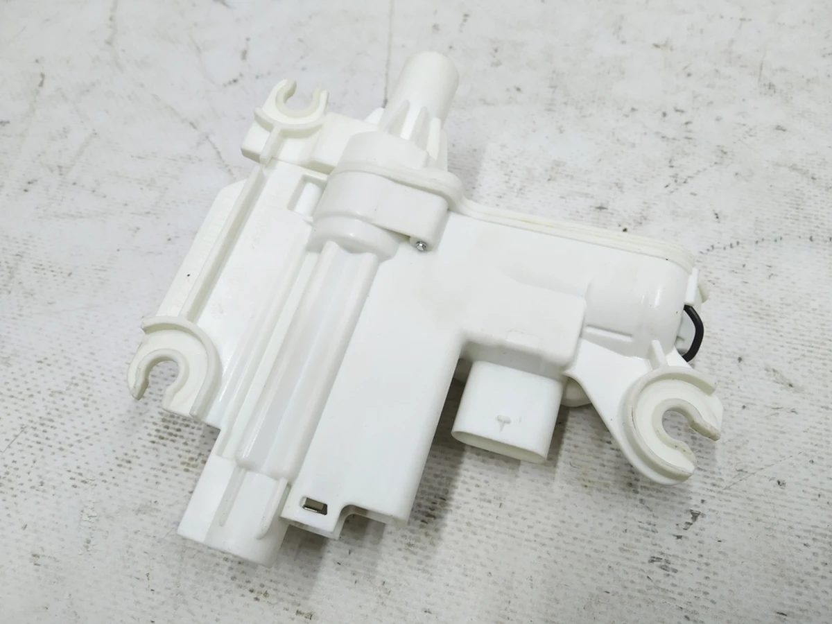 Привідний блок замку двері передньої задньої лівої Audi E-tron 4N0837059