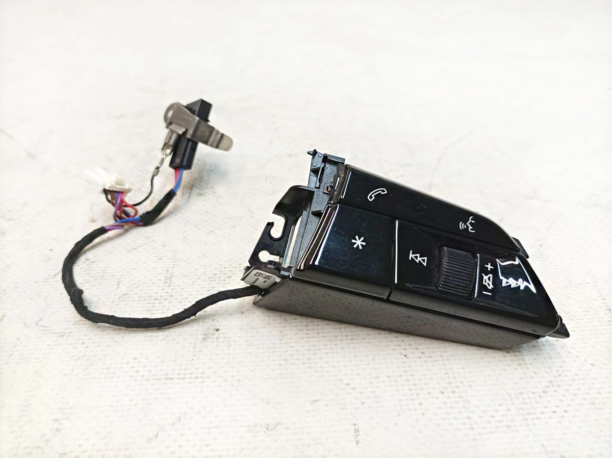 Блок багатофункціональних клавіш рульового колеса правий Audi E-tron 4N0951523G