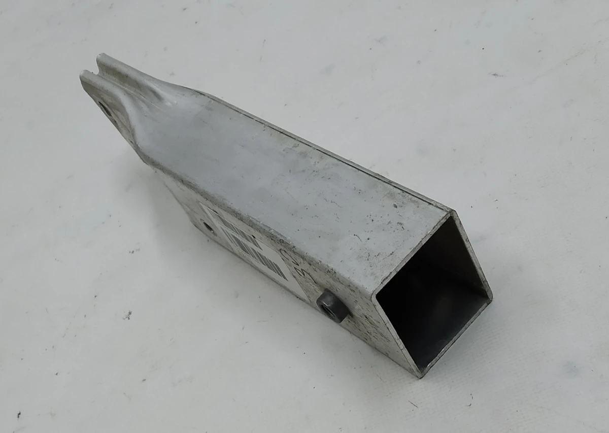 Деформирующийся элемент (стакан) основного усилителя бампера переднего нижний левый BMW I3 51117296855