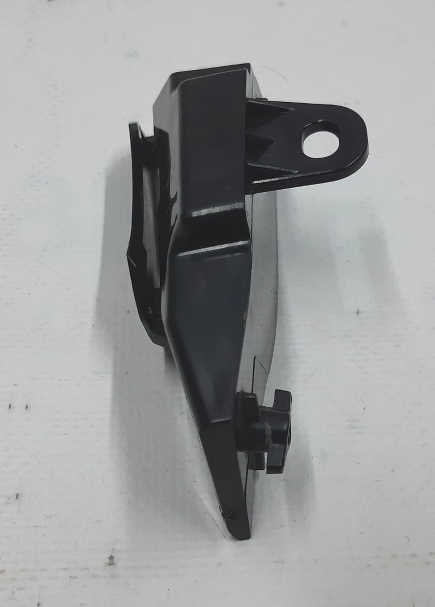 Кронштейн бампера передній лівий BMW i3 51117306347