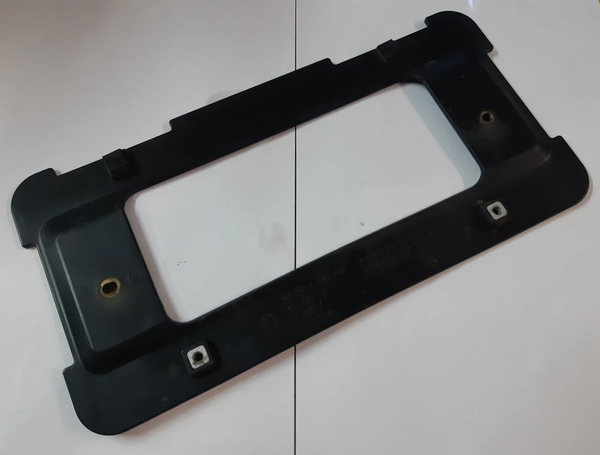 Кронштейн крепления заднего номерного знака BMW i3 51187160607