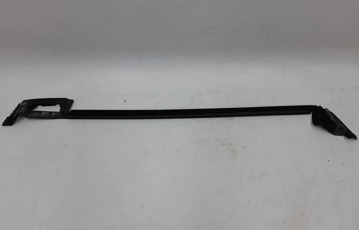 Ущільнювач скла дверей передньої лівої внутрішній BMW I3 51337277049