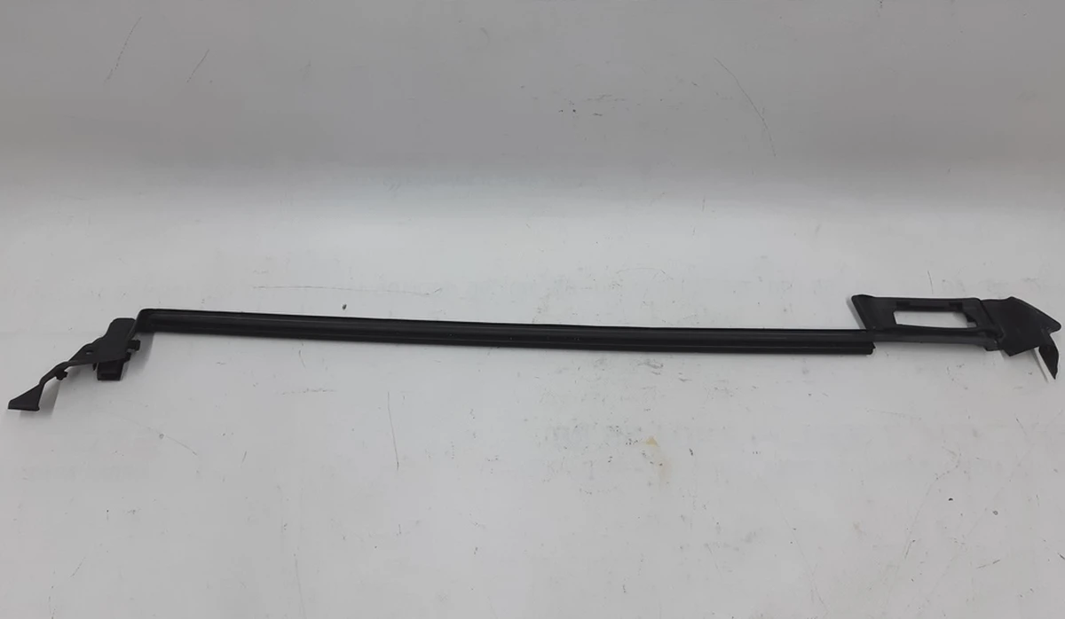 Ущільнювач скла дверей передньої лівої внутрішній BMW I3 51337277049