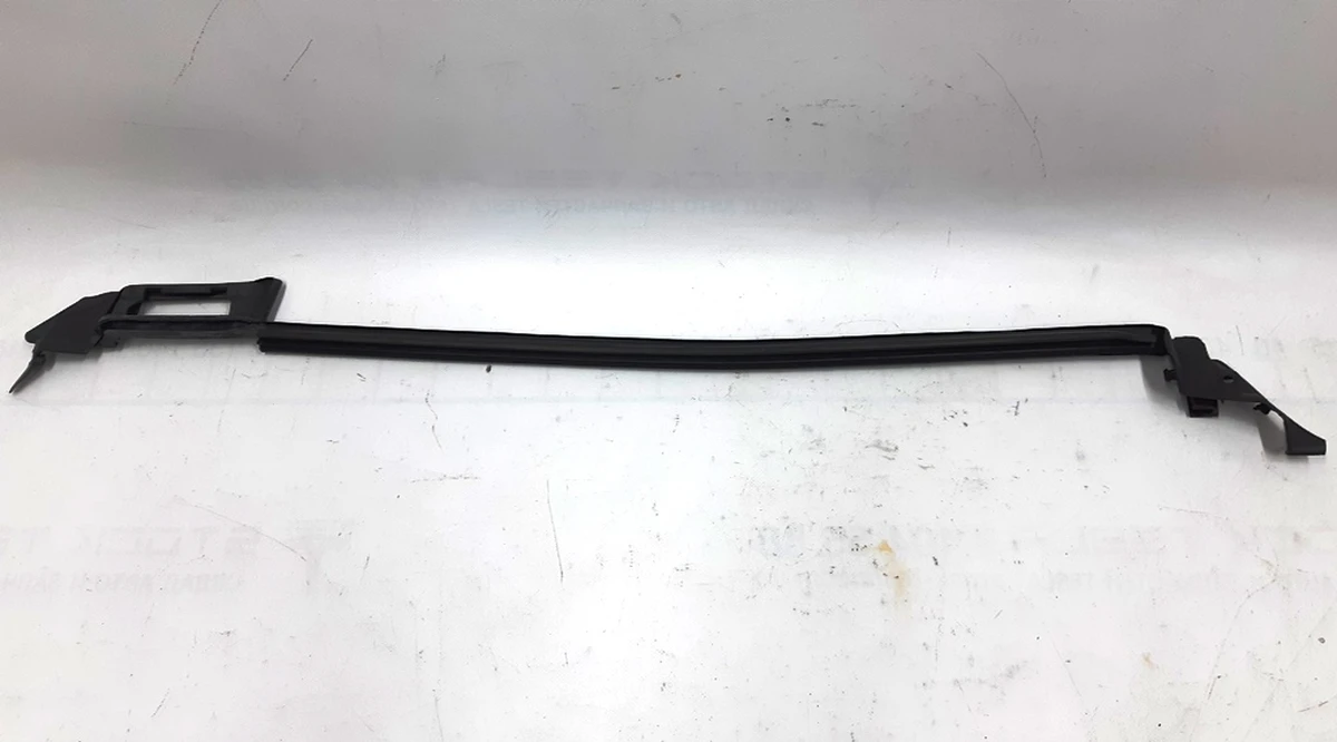 Ущільнювач скла дверей передньої правої внутрішній BMW I3 51337277050