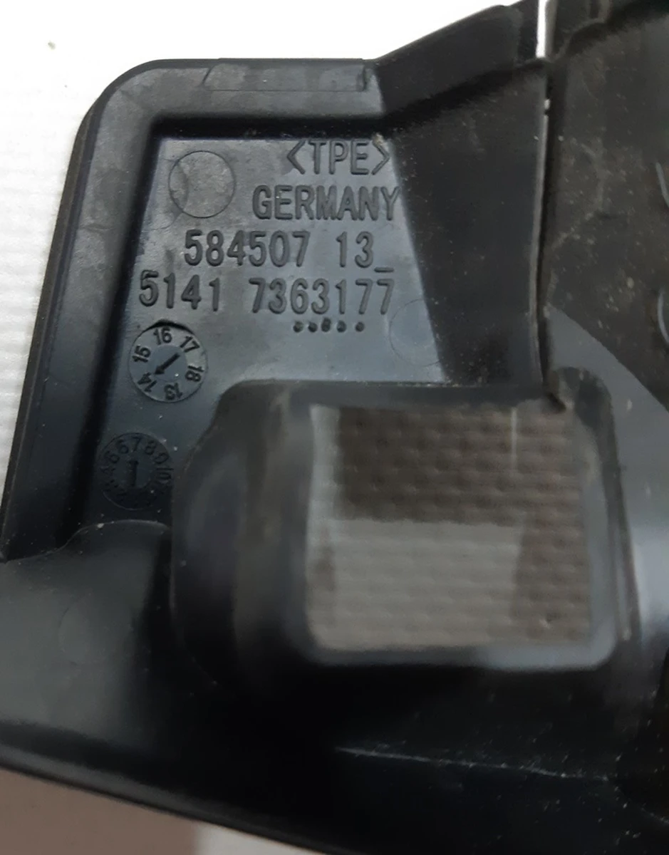 Накладка гумова петлі верхньої двері передньої лівої BMW I3 51417363177