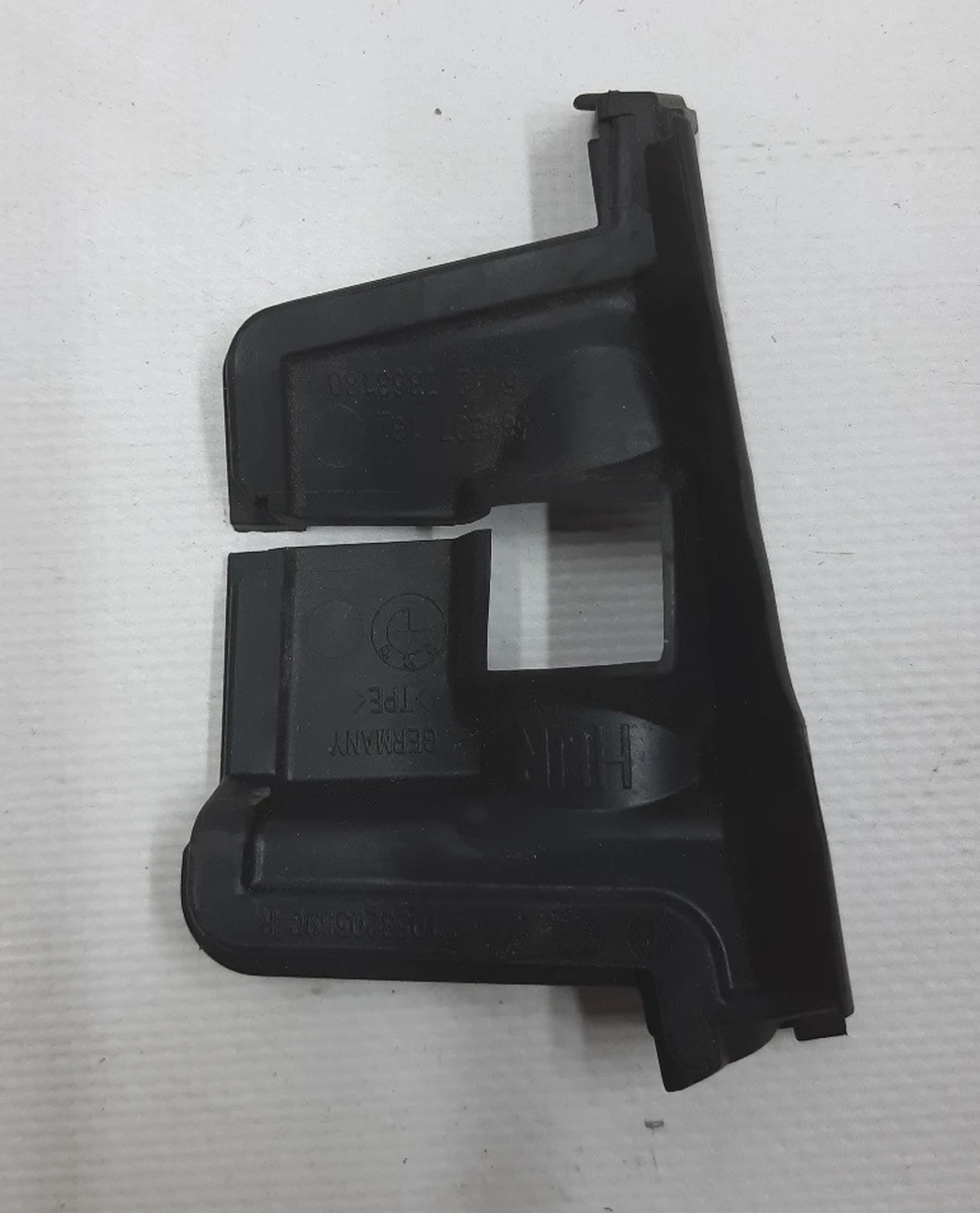 Накладка резиновая петли нижней двери задней правой BMW I3 51427363180