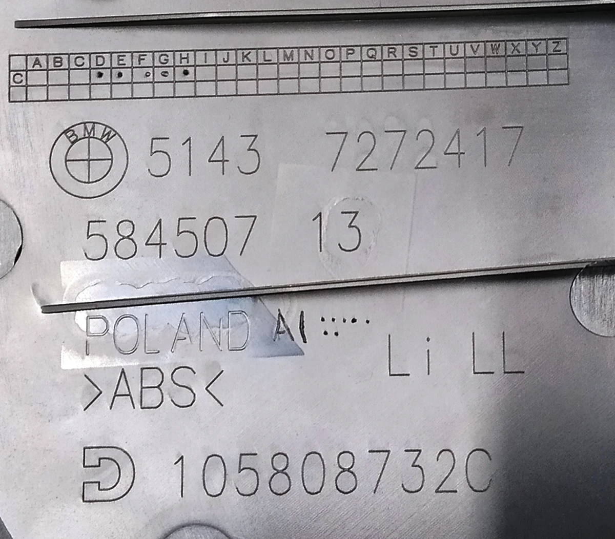 Облицювання порогу стійки А нижня ліва в зборі з кнопками відкриття багажника капота паливного люка BMW i3 51437272417