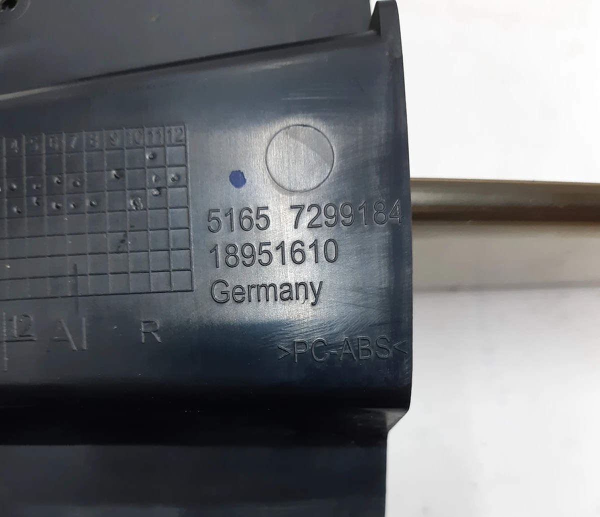 Retaining strip, A-pillar, right BMW I3 51657299184