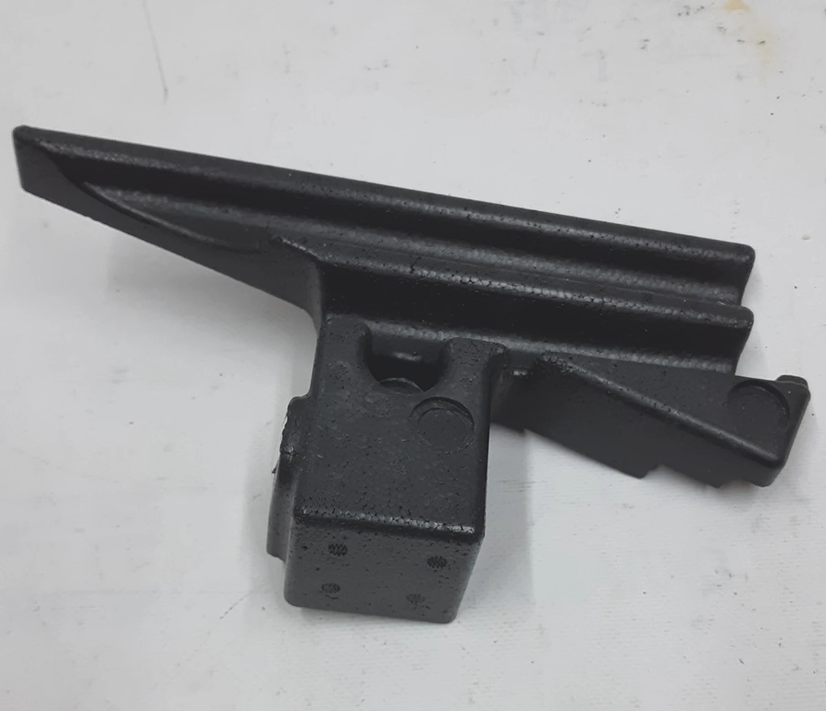 Заповнювач пустот двері передньої лівої зовнішній BMW I3 51717316455