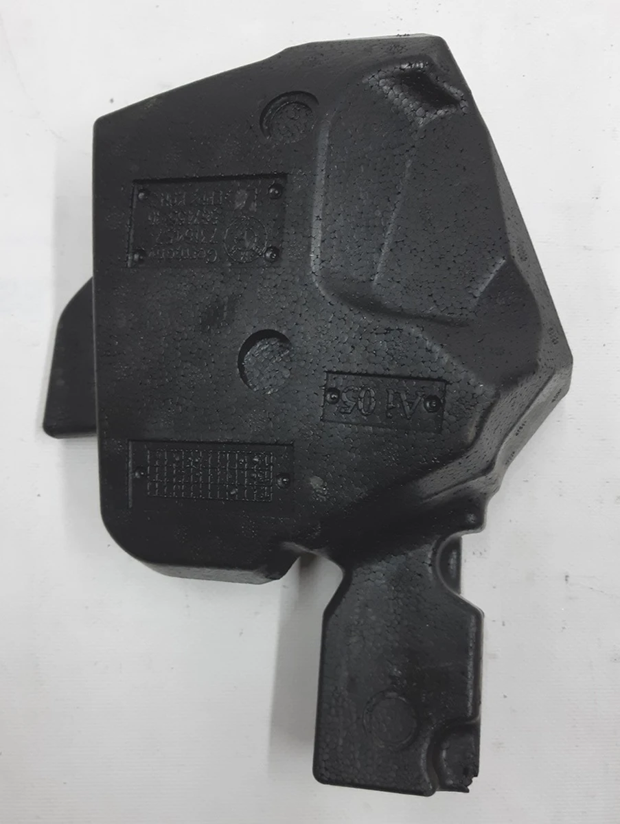 Заповнювач пустот двері передньої лівої внутрішній BMW I3 51717316457