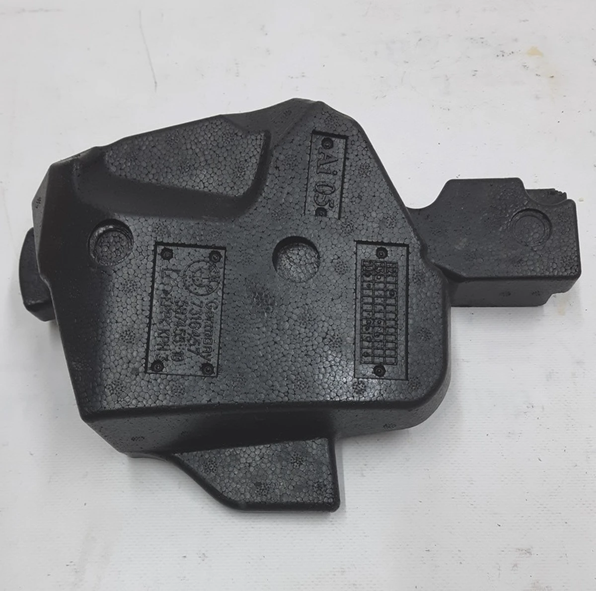 Заповнювач пустот двері передньої лівої внутрішній BMW I3 51717316457