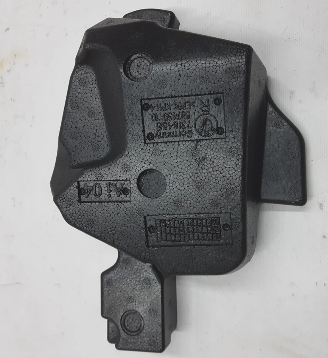 Заповнювач пустот двері передньої правої внутрішній BMW I3 51717316458