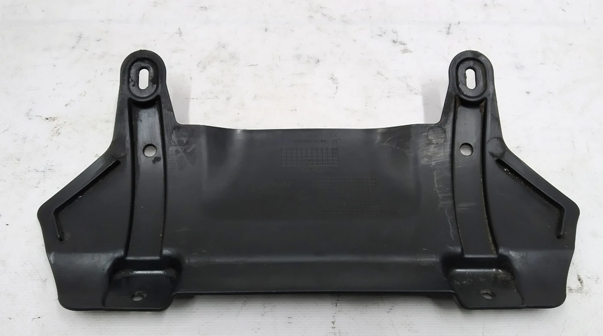 Кришка каналу техобслуговування воздуховода BMW i3 51747305658