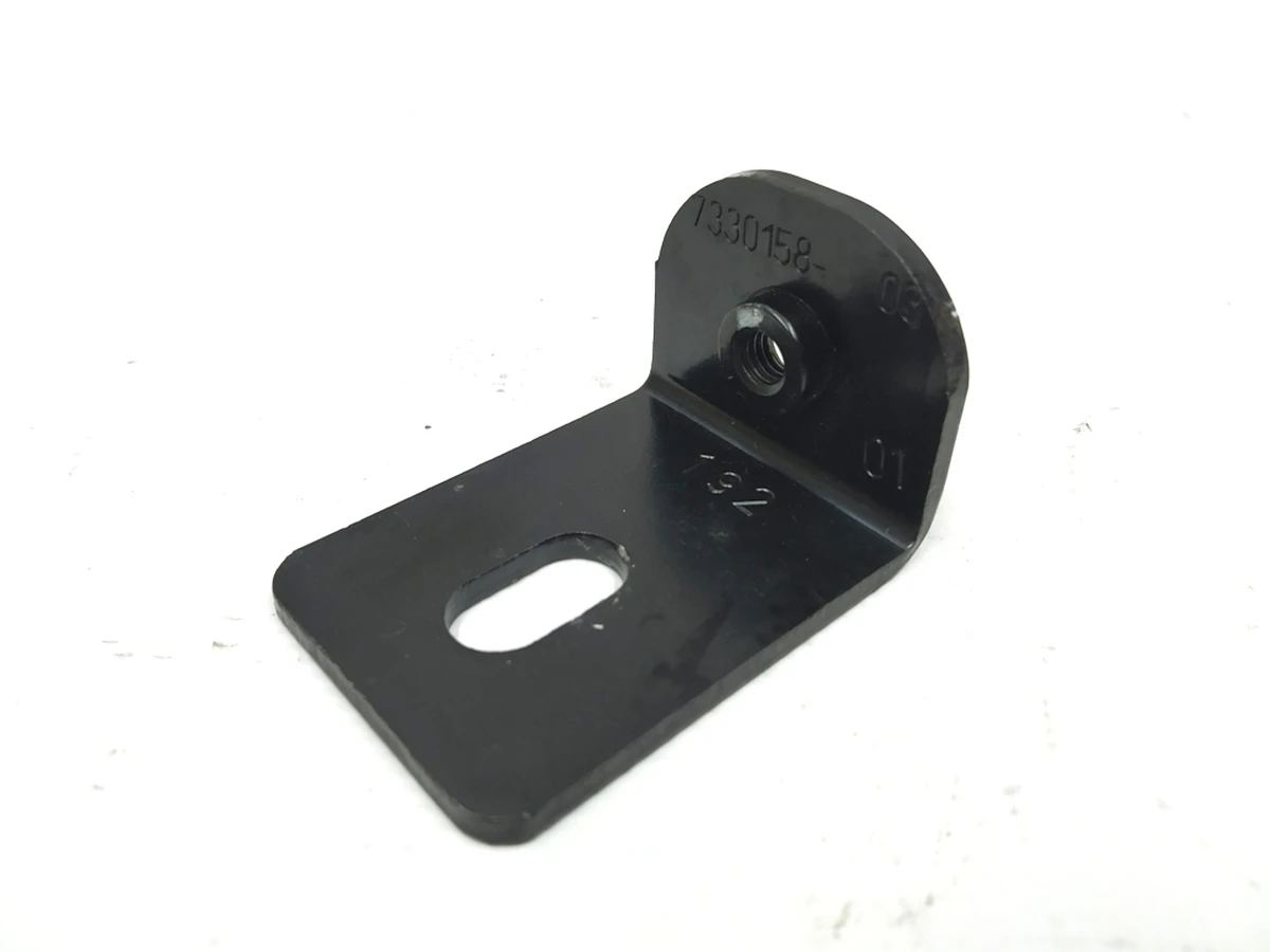 Кронштейн кріплення боксу підкапотного простору BMW I3 51747330158