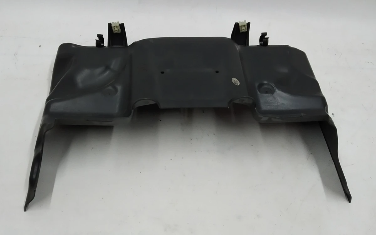 Крышка диффузора (воздуховода) центральная задняя BMW I3 51757368605