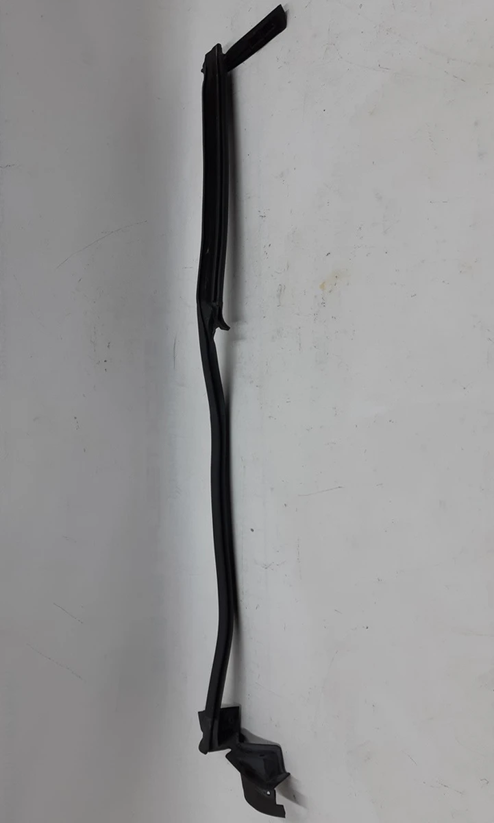 Seal, door, B-pillar, left BMW I3 51767277059