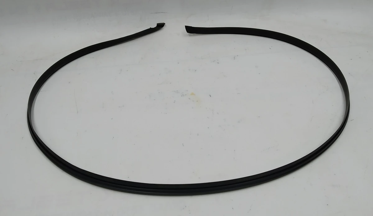 Ущільнювач окантовки даху лівий BMW I3 51767314003