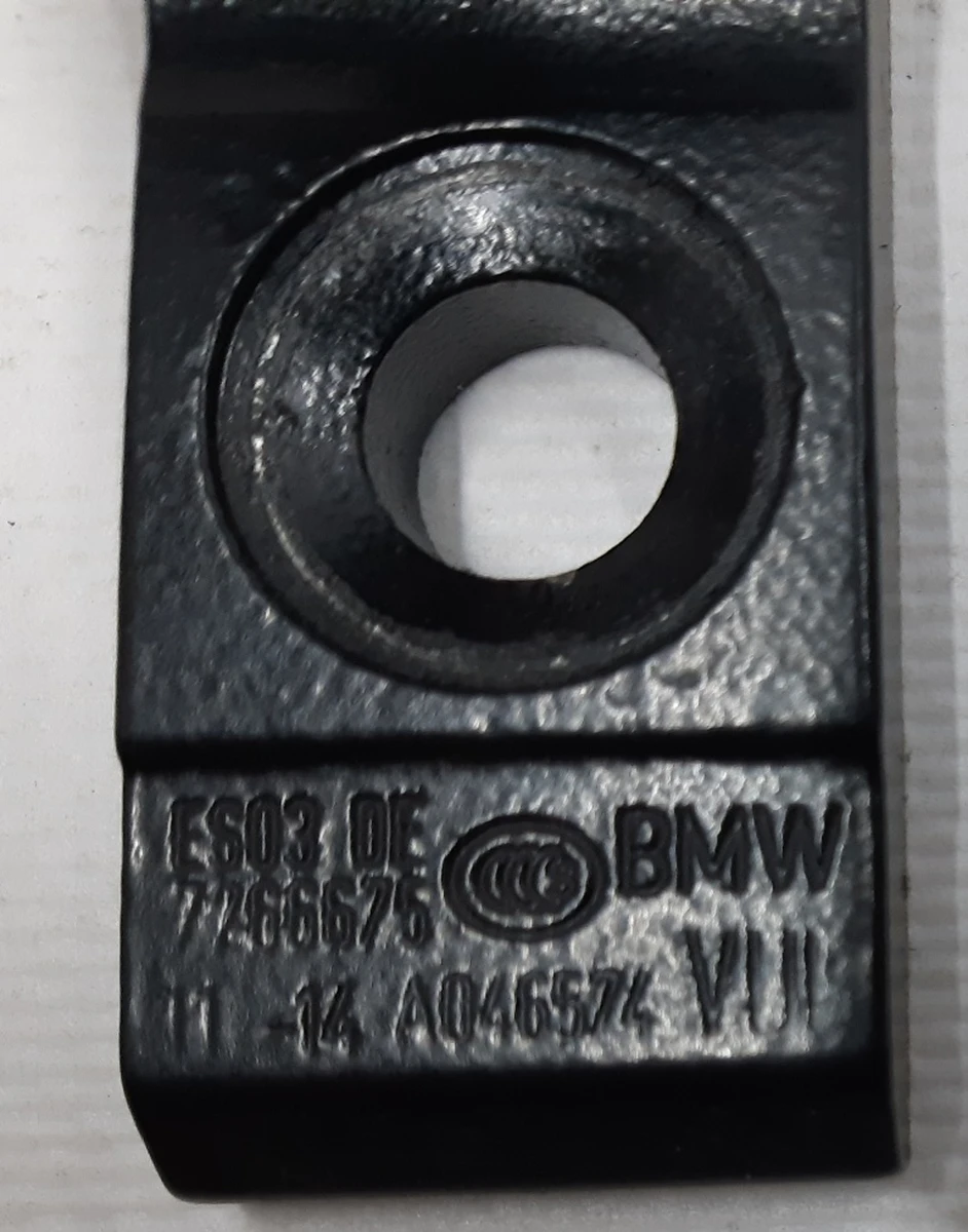 Петля двери передней левой нижняя BMW I3 51817266675