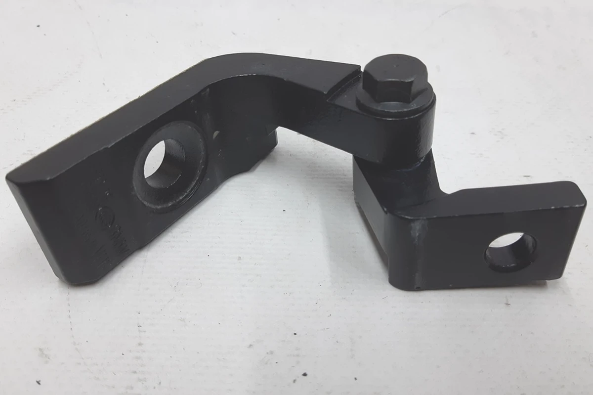 Петля двері передньої правої верхня BMW I3 51004820136