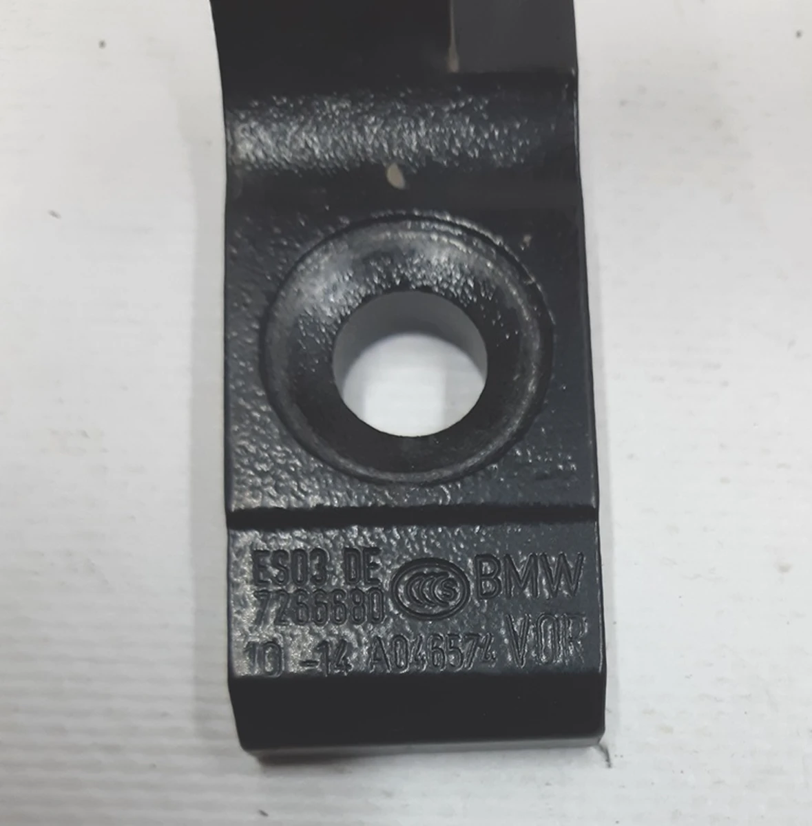 Петля двері передньої правої верхня BMW I3 51004820136