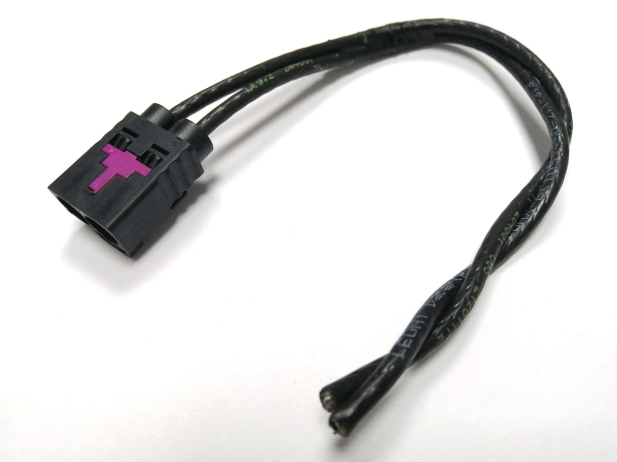 Роз'єм (фішка) антени ключа відкриття автомобіля 59z115-000-a x856/2pin Tesla model X 1054132-00-G