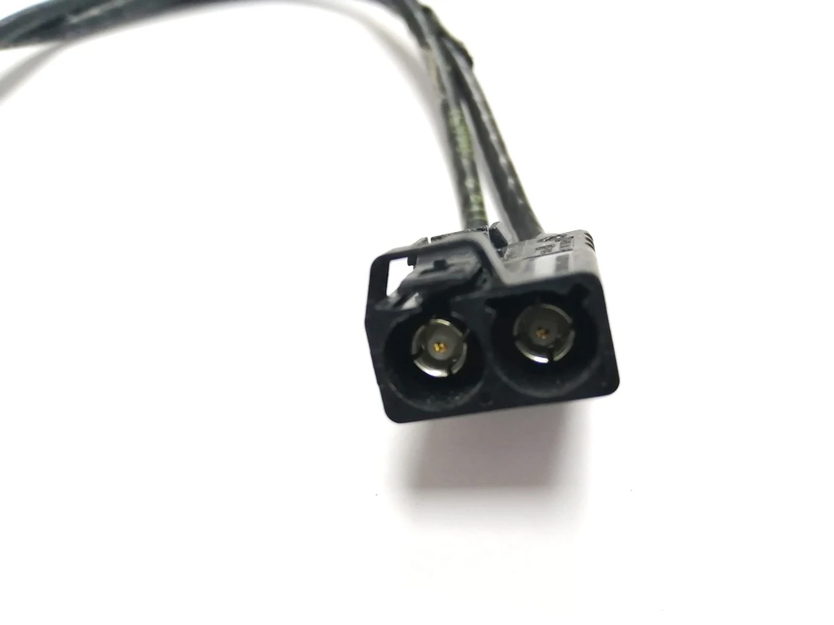 Роз'єм (фішка) антени ключа відкриття автомобіля 59z115-000-a x856/2pin Tesla model X 1054132-00-G