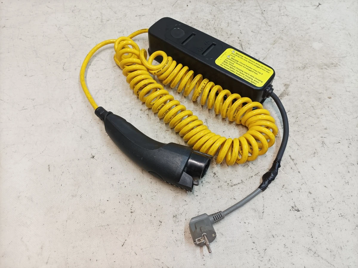 Зарядное устройство 120V 60Hz 12A 1440W Mercedes Benz 5E3550127