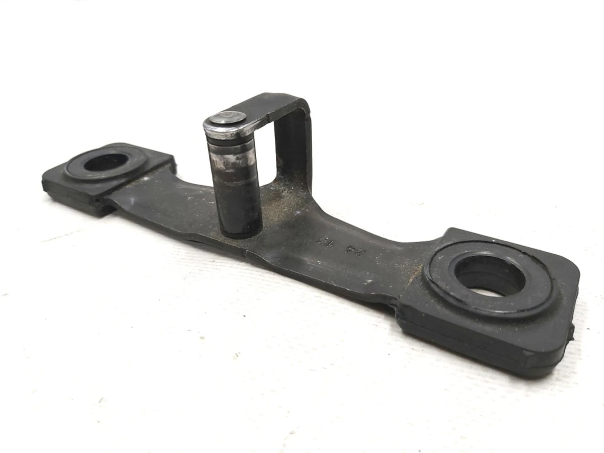 Петля крышки багажника (пластина замка) Volkswagen E-GOLF 5G0827517D