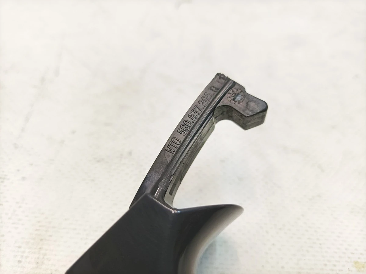 Ручка зовнішня двері передньої лівої Код фарби: R7H Volkswagen E-GOLF 5G0837205Q