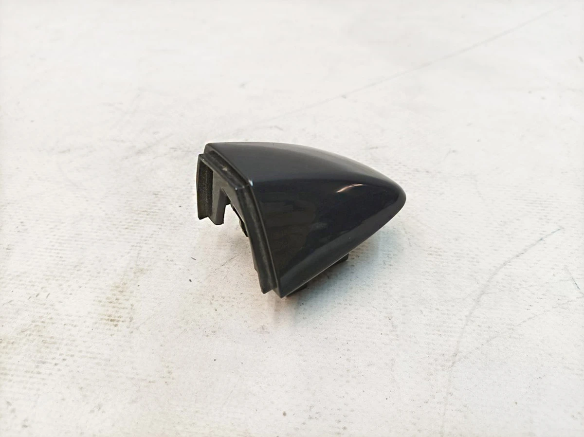 Накладка боковая ручки наружной двери передней правой Код краски: R7H Volkswagen E-GOLF 5G0839168