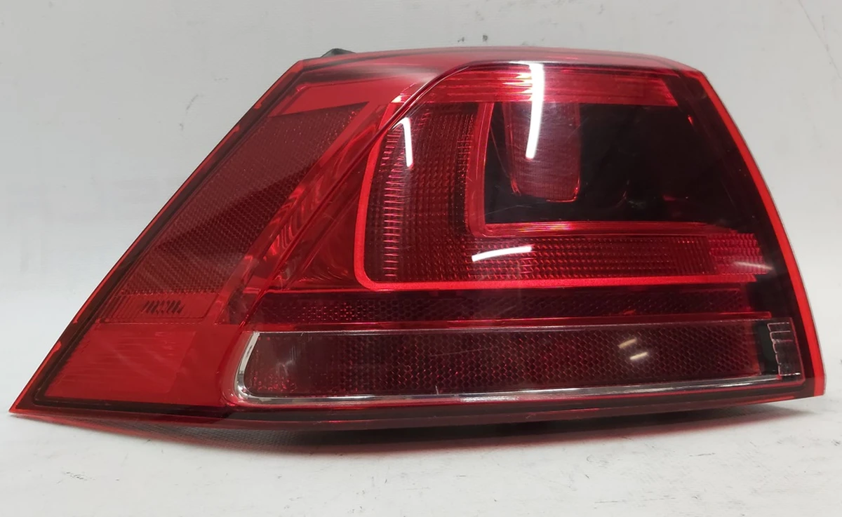 Ліхтар задній лівий зовнішній VW E-GOLF 5G0945095N