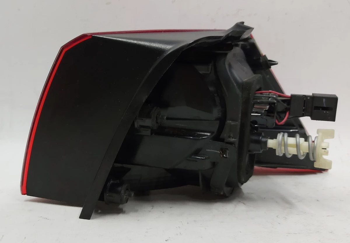 Ліхтар задній лівий зовнішній VW E-GOLF 5G0945095N