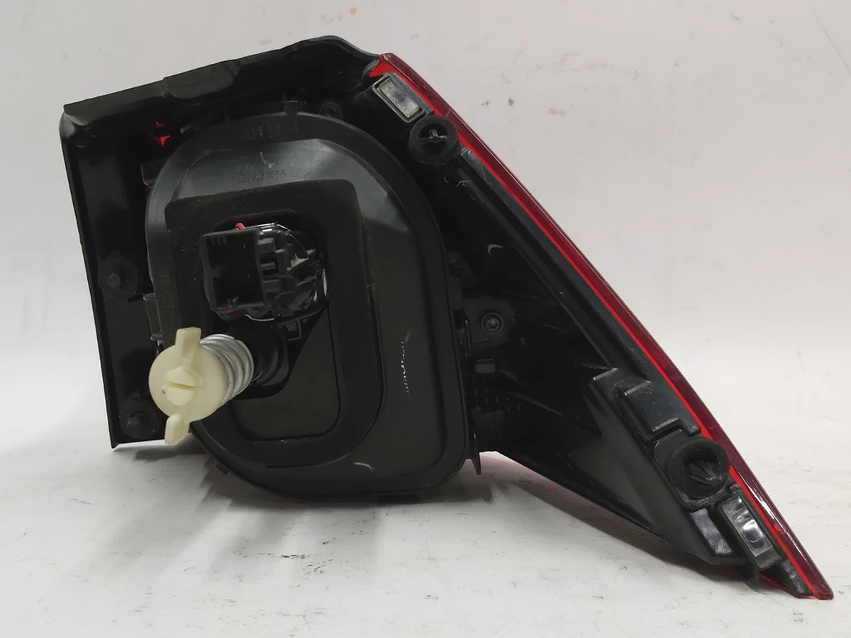 Ліхтар задній лівий зовнішній VW E-GOLF 5G0945095N