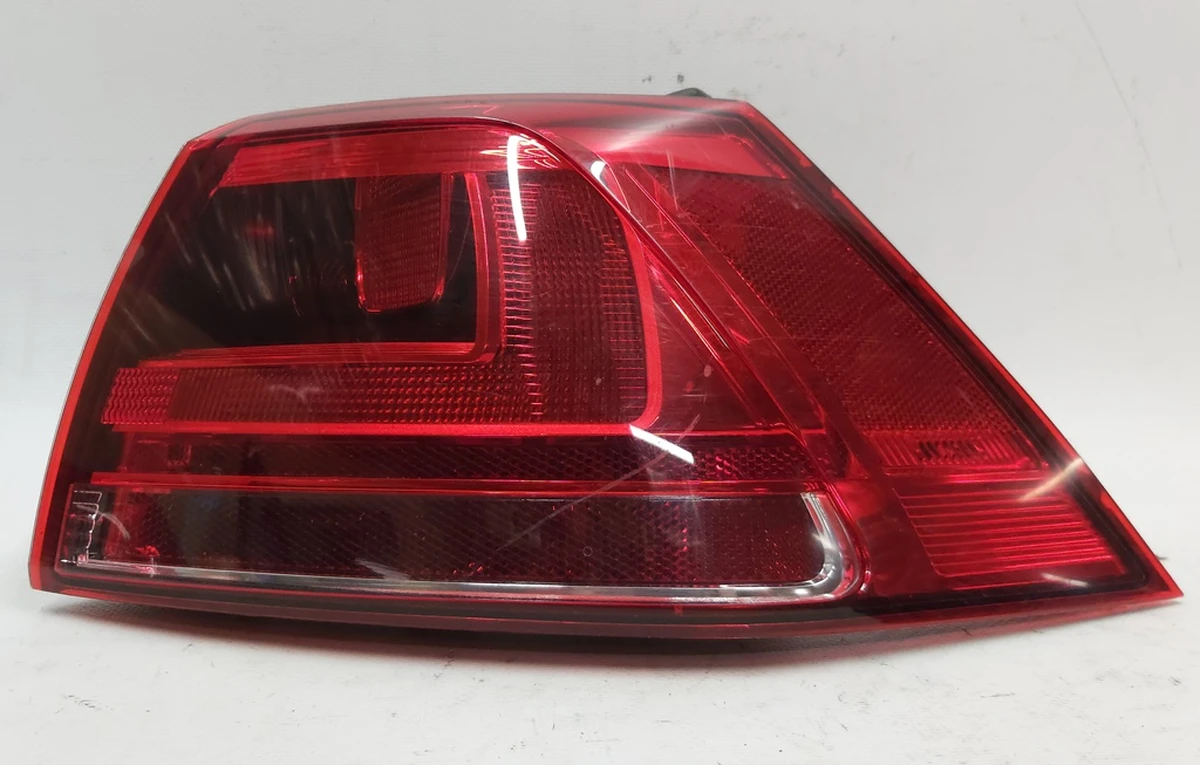 Ліхтар задній правий зовнішній VW E-GOLF 5G0945096N