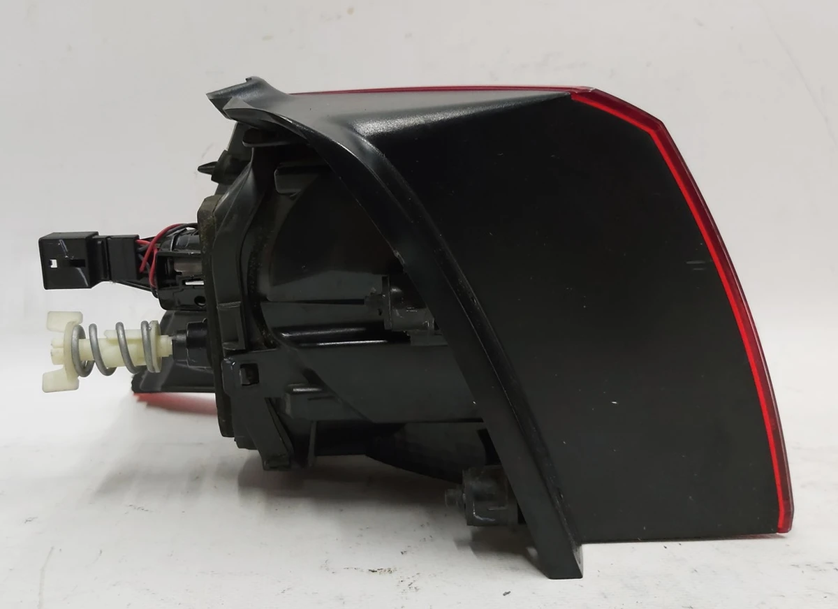 Ліхтар задній правий зовнішній VW E-GOLF 5G0945096N