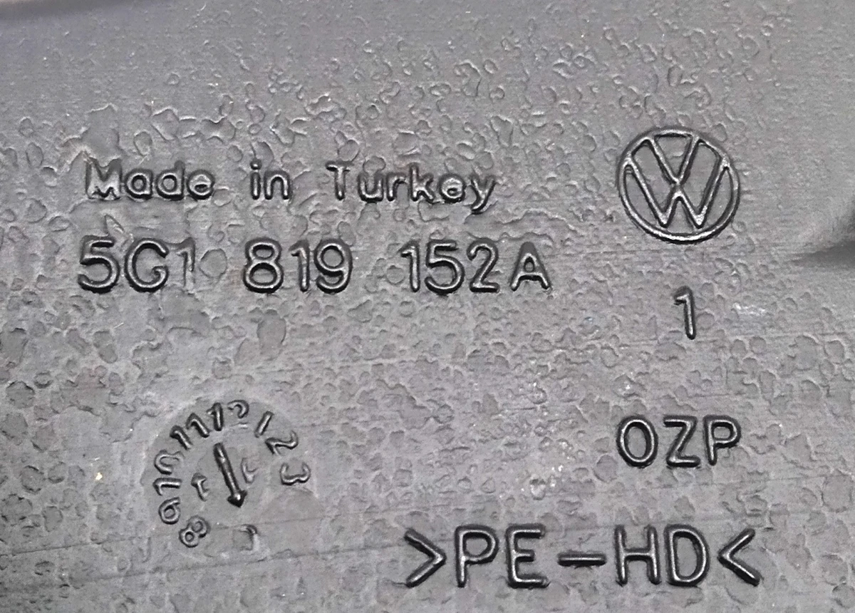 Воздуховод обдува ног пассажира 5G1819152A Volkswagen E-GOLF