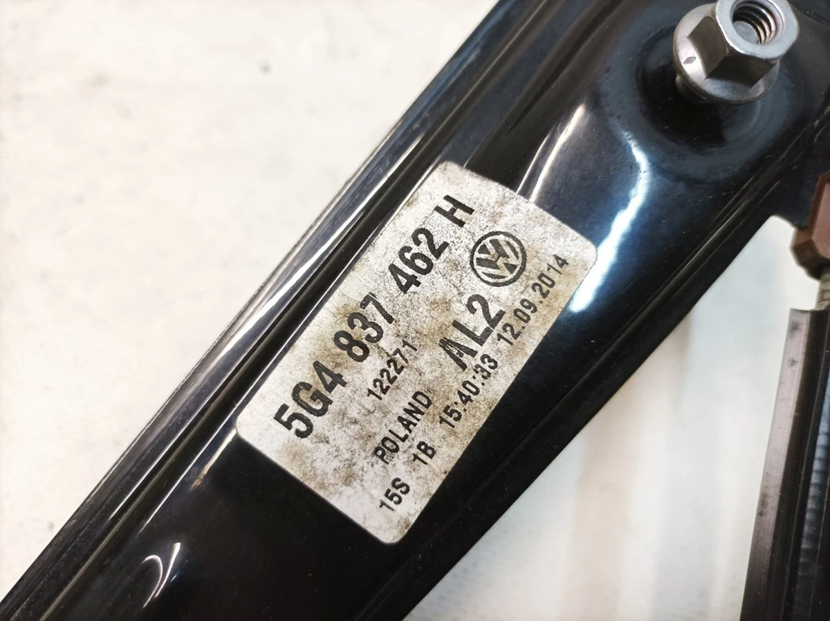 Склопідйомник двері передньої правої без електродвигуна Volkswagen E-GOLF 5G4837462H