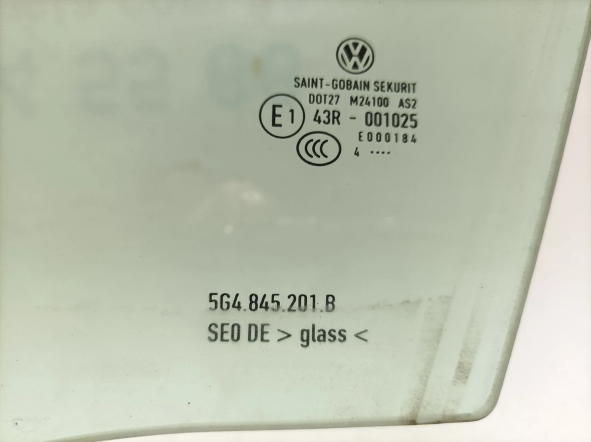 Стекло двери передней левой Volkswagen E-GOLF 5G4845201B